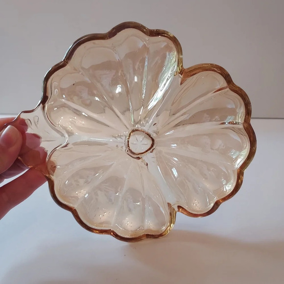 Vintage Jeanette Marigold Carnival Glass 3 Leaf Clover - Picture 7 of 8